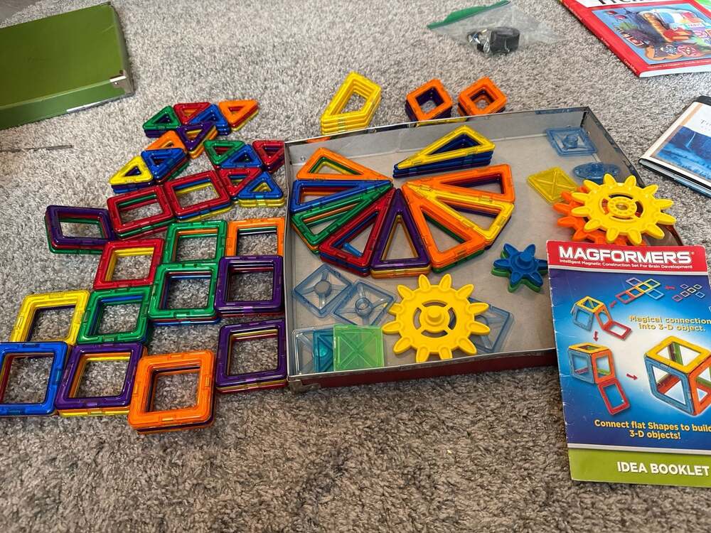 Magformers Intelligent Magnetic Construction Set with Gears and Idea Booklet 122
